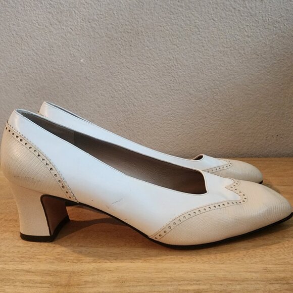 Salvatore Ferragamo Womens Low Pump Heel Square Toe Leather White Beige Size 10B - Picture 5 of 12